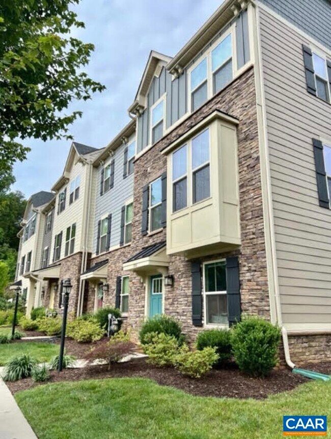 Foto del edificio - 1904 Glissade Ln