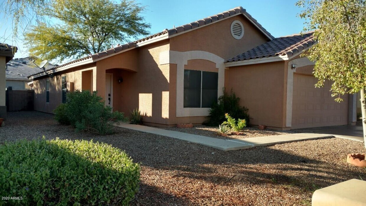 Primary Photo - 665 W Mirage Loop