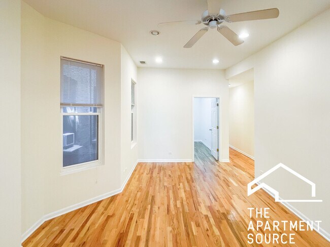 Foto del edificio - 2604 N Racine Ave