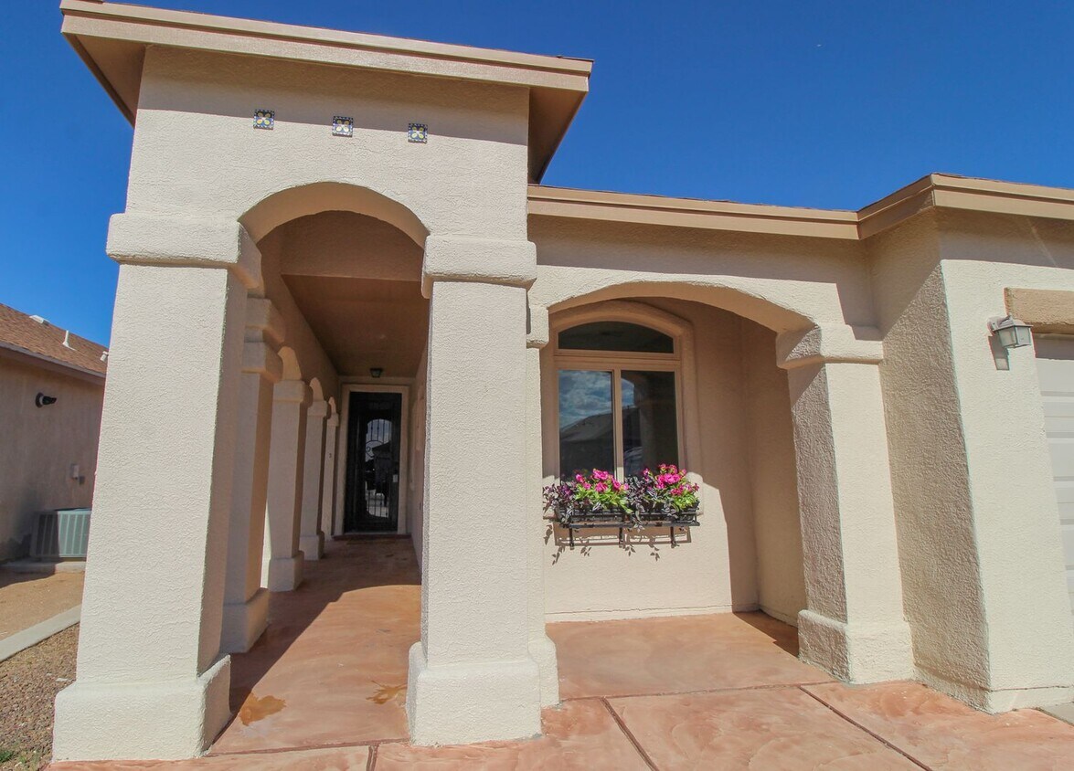 Foto principal - 2216 Amber Point Pl