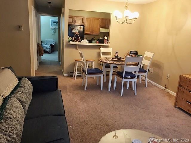 Foto del edificio - 8 Rose Ln