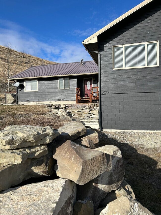 Foto del edificio - Beautiful 10 Acre Property Columbus, MT!