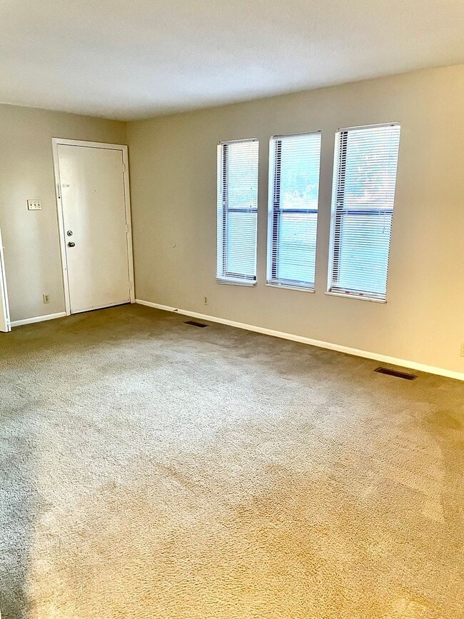 Foto del edificio - ****COMING SOON**** 2 Bedroom, 1.5 Bath in...