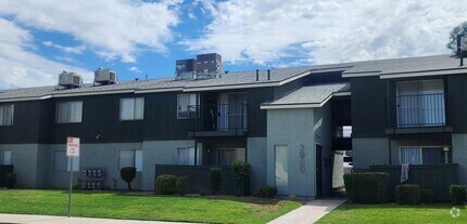 Building Photo - 3900 El Potrero Ln