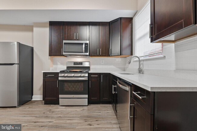Foto del edificio - 1828 E 28th St