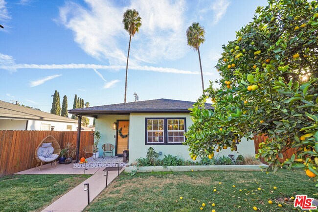 Foto del edificio - 14828 Saticoy St
