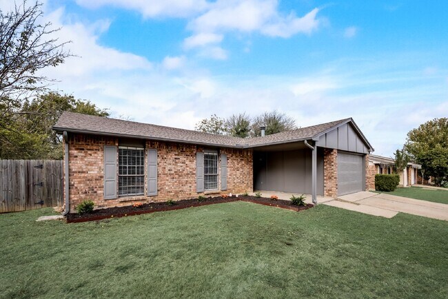 Foto del edificio - Charming 3-Bedroom Home with 2 Full Baths ...
