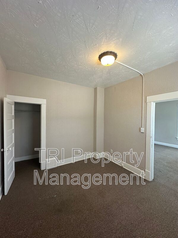 Building Photo - 414 13th Ave