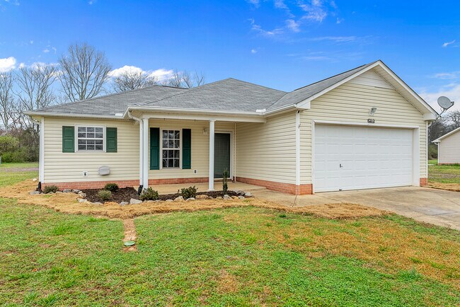Building Photo - 334 Earnhardt Dr