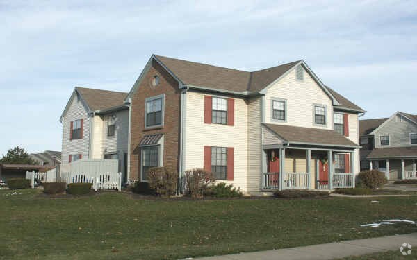 Primary Photo - Arrowsmith Townhomes