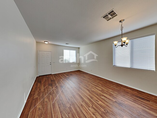 Foto del edificio - 9742 E Knowles Ave