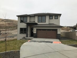 Building Photo - 1060 Cayuse Dr