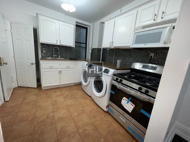 Foto del edificio - Beautiful + Bright 2 Bedroom in East Harlem