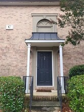 Building Photo - 6980 Roswell Rd