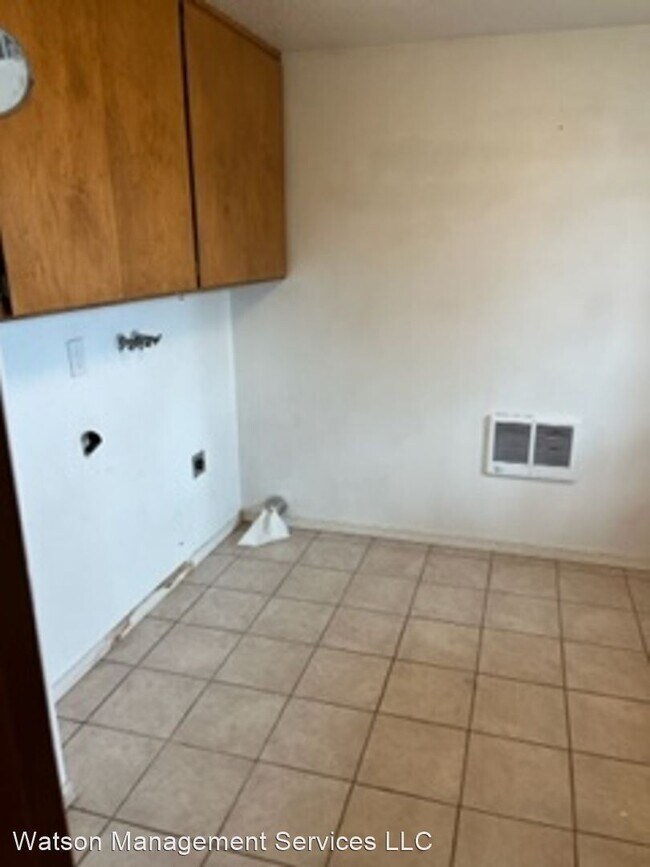 Building Photo - 2 br, 1 bath House - 35758 Bohlken Dr.