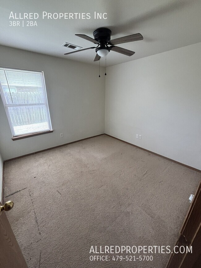 Foto del edificio - 407 E Asher Ct