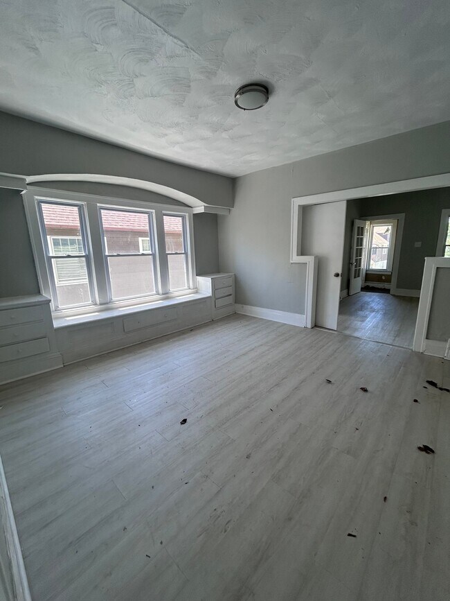 Foto del edificio - 1523 Hillcrest Rd