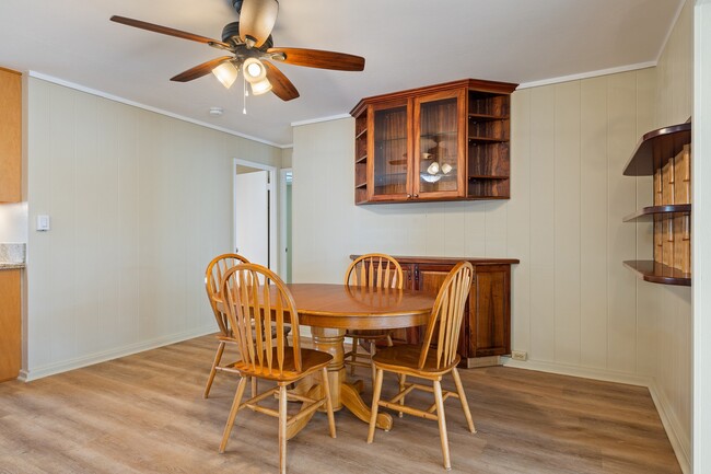 Building Photo - Kailua, Charming 3-Bed, 2-Bath with Swimmi...