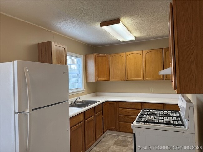 Building Photo - 1403 N Joplin Ave