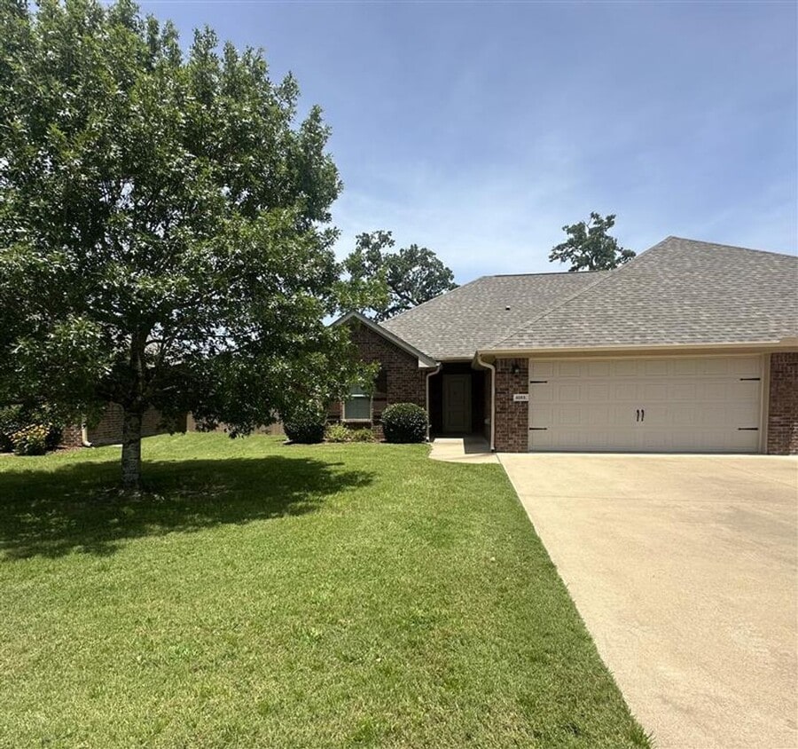 Primary Photo - Stonebridge Villas #4025