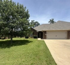 Building Photo - 4025 Stonebridge Dr