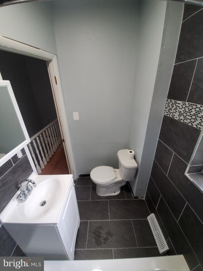 Foto del edificio - 1126 W Somerset St
