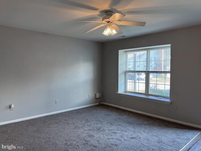Foto del edificio - 32 Grant Ln