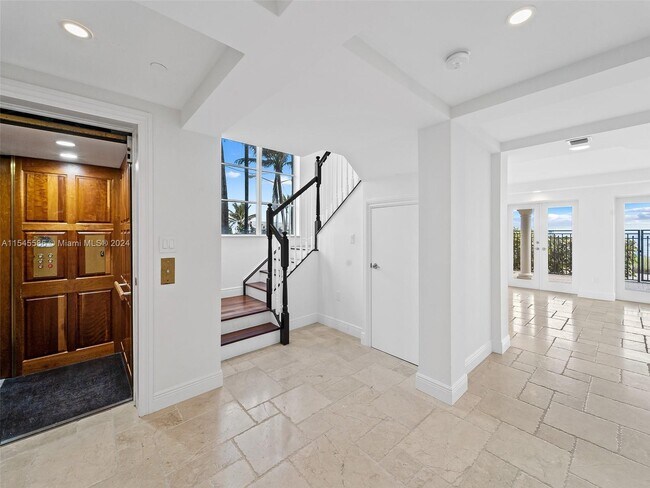 Building Photo - 4344 El Mar Dr