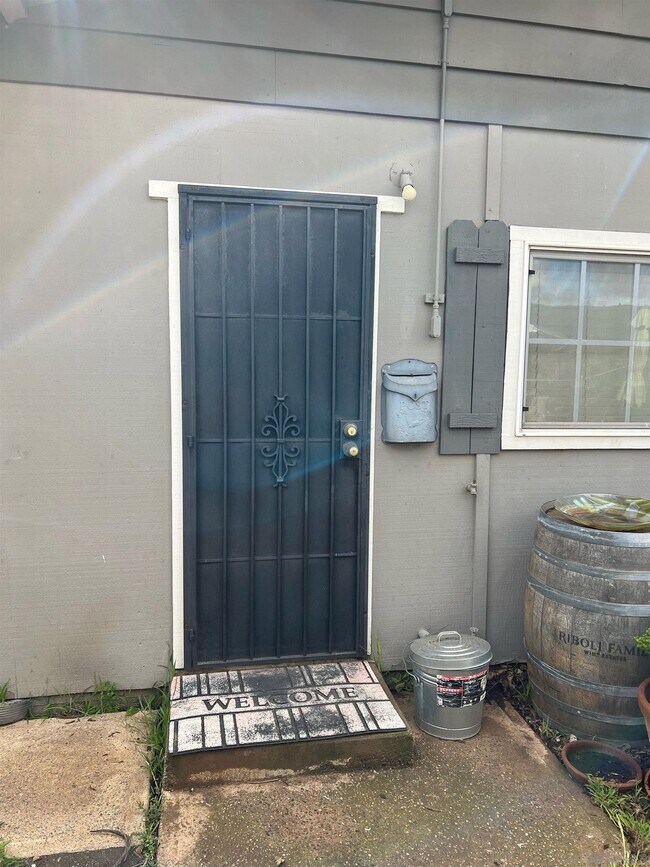 Building Photo - 2844 Sunkist Dr