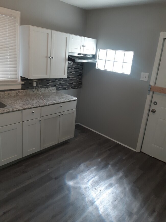 Cocina - 6002 Shulte Ave