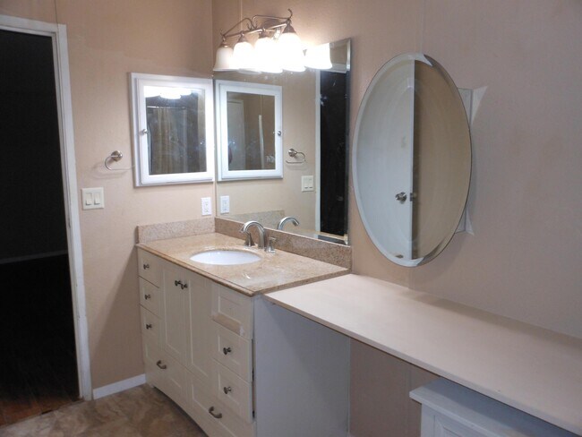 Foto del edificio - 2256 Beaver Creek Rd