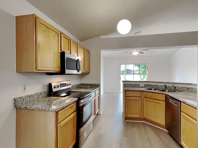 Foto del edificio - 185 Sawyerwood Pl