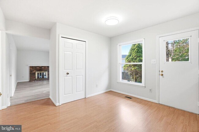 Building Photo - 9713 Waterline Dr