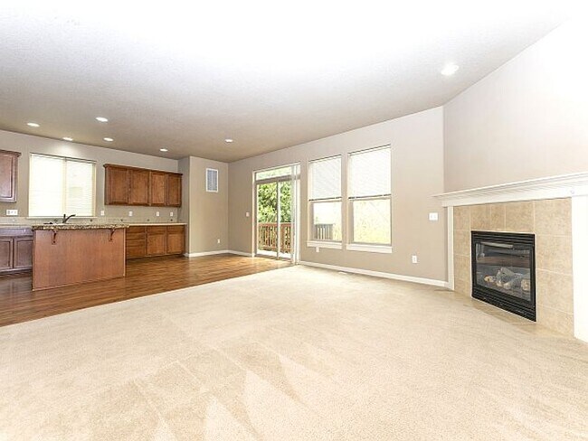 Building Photo - 20705 SW Booker Court ~ MOVE IN SPECIAL! 1...