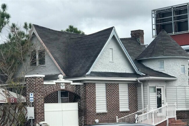 Building Photo - 3437 W Kennedy Blvd