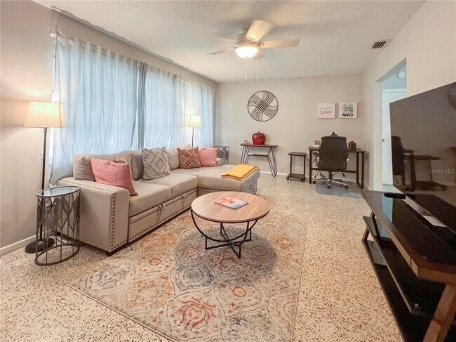 Building Photo - 1649 Livingstone St