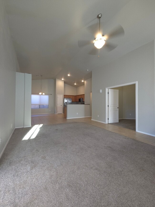 Photo - 2570 E Silversmith Trail (San Tan Valley, AZ) House