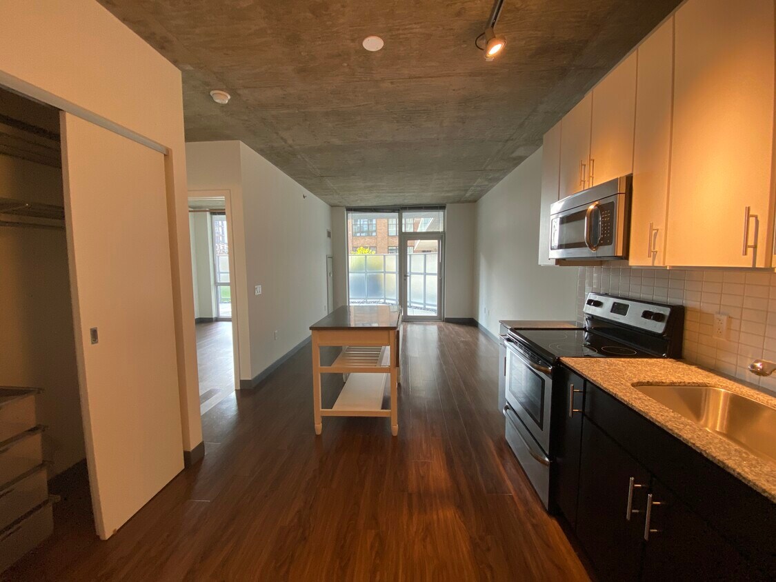 Foto principal - 627 W Jackson Blvd