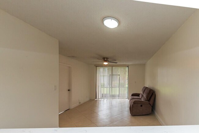 Foto del edificio - 9553 SW 1st Ct