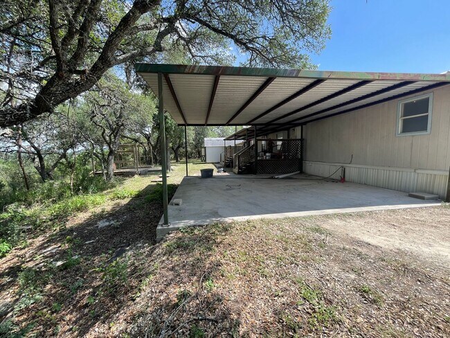 Foto del edificio - NEW ON MARKET, PRICE DROP!