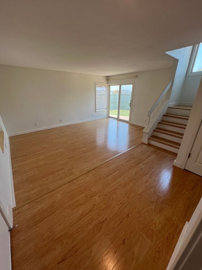 Building Photo - Stunningly Upgraded 3 Bed/2.5 Bath Home