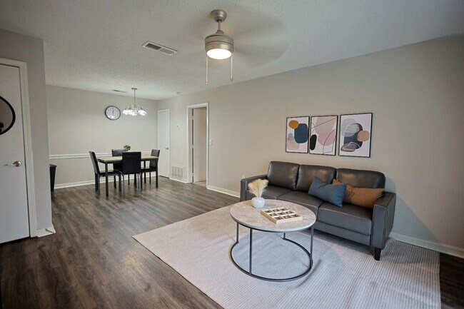 Foto del edificio - 50 Northtown Dr