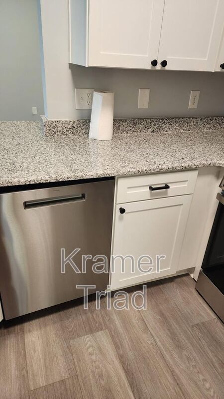 Foto del edificio - 16105 Chesapeake Cir