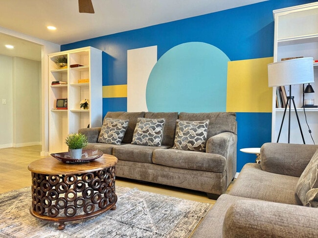 Building Photo - 215 Piedmont Ave NE