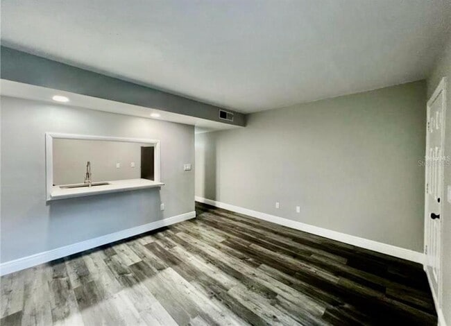 Building Photo - 7108 Waterside Dr