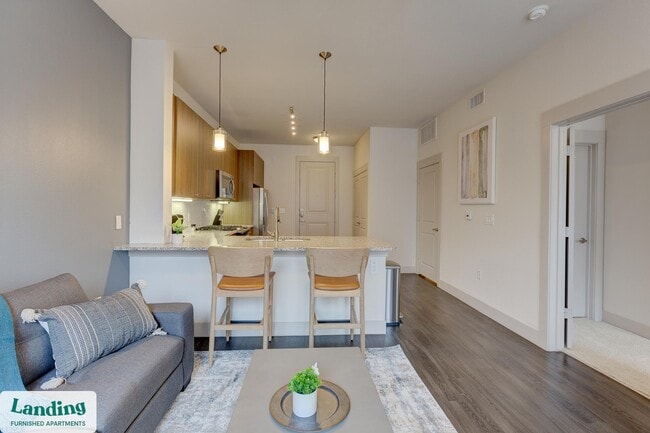 Building Photo - 110 W CityLine Dr
