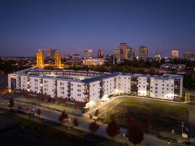 Foto del edificio - 805 Riverfront Apartments