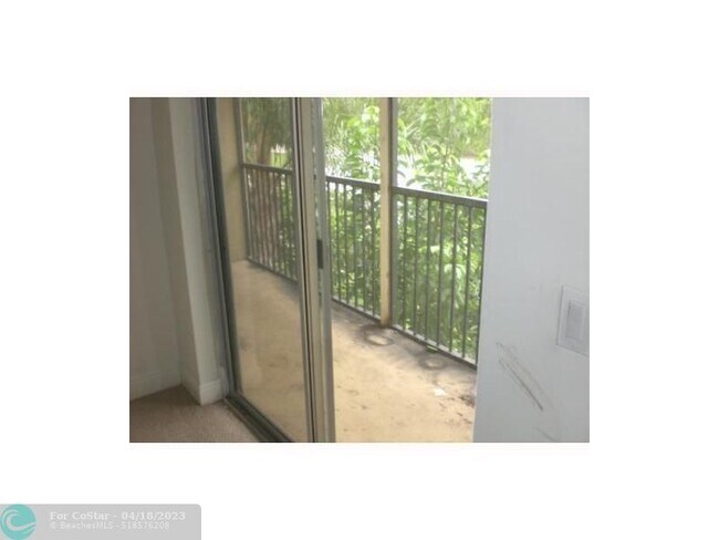 Building Photo - 1267 SW 46th Ave