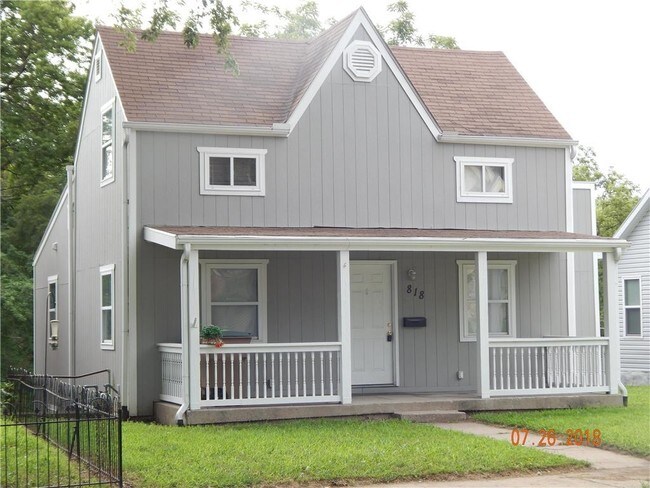 Building Photo - 818 N 2nd St