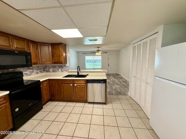 Building Photo - 1515 Huntington Ln